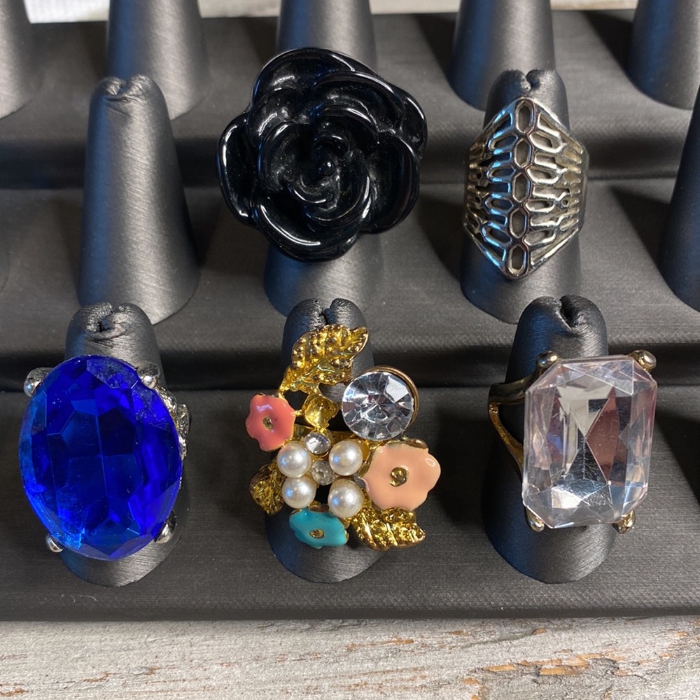 Cocktail Rings BUNDLE 5 RINGS FUN! BLUE CLEAR SILVER BLACK FLOWER MULTI COLORS